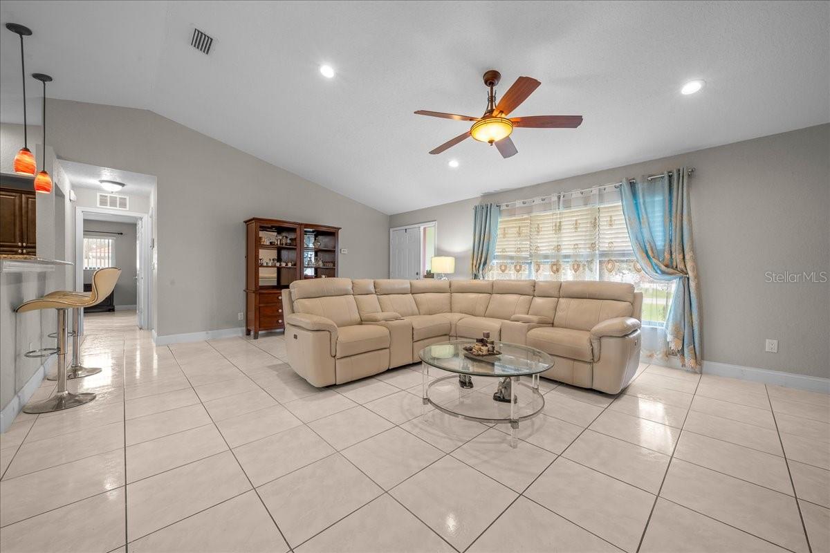 MARION OAKS - Residential