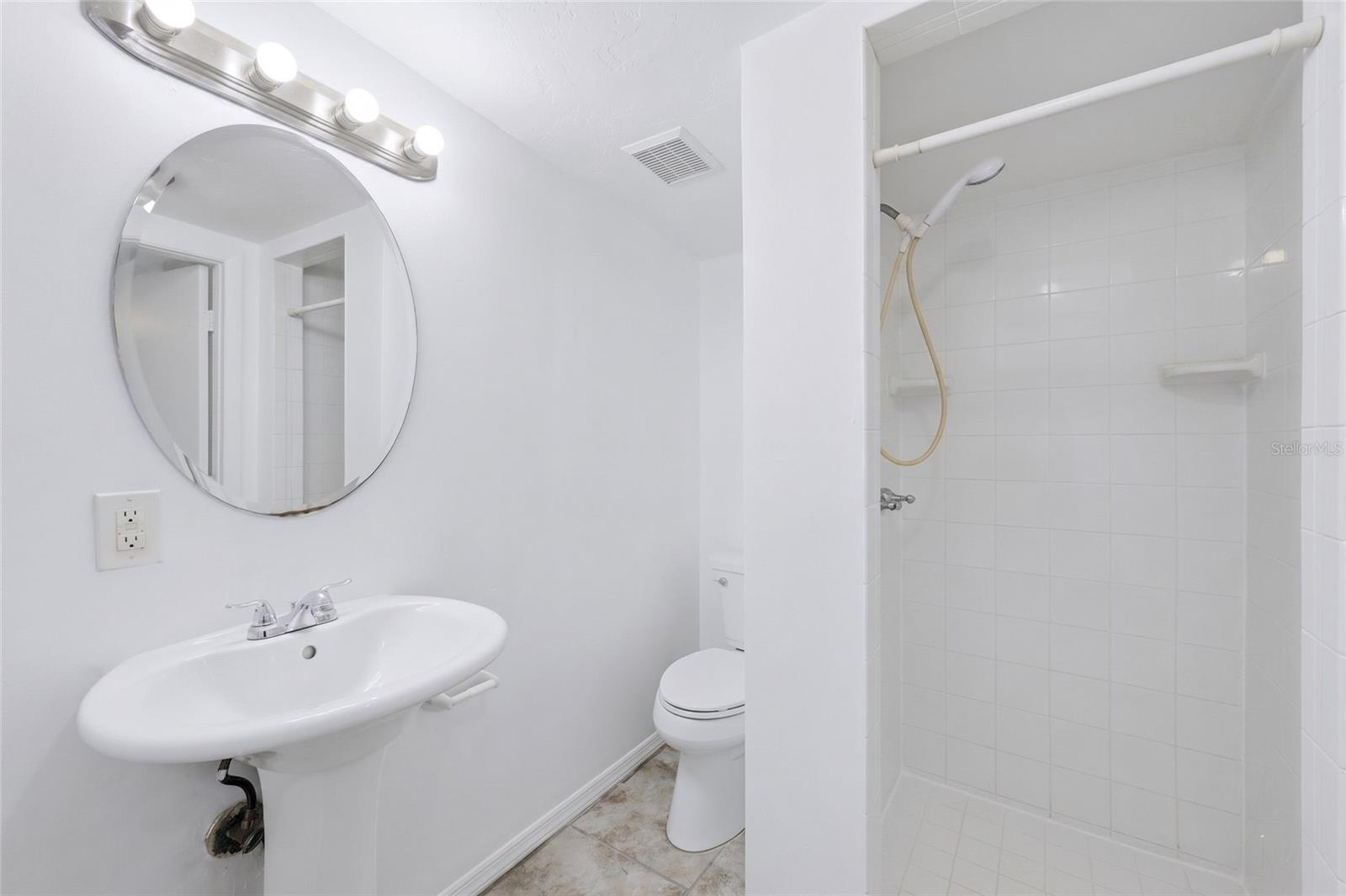 RIDGEWOOD ESTATES ADD 01 - Residential