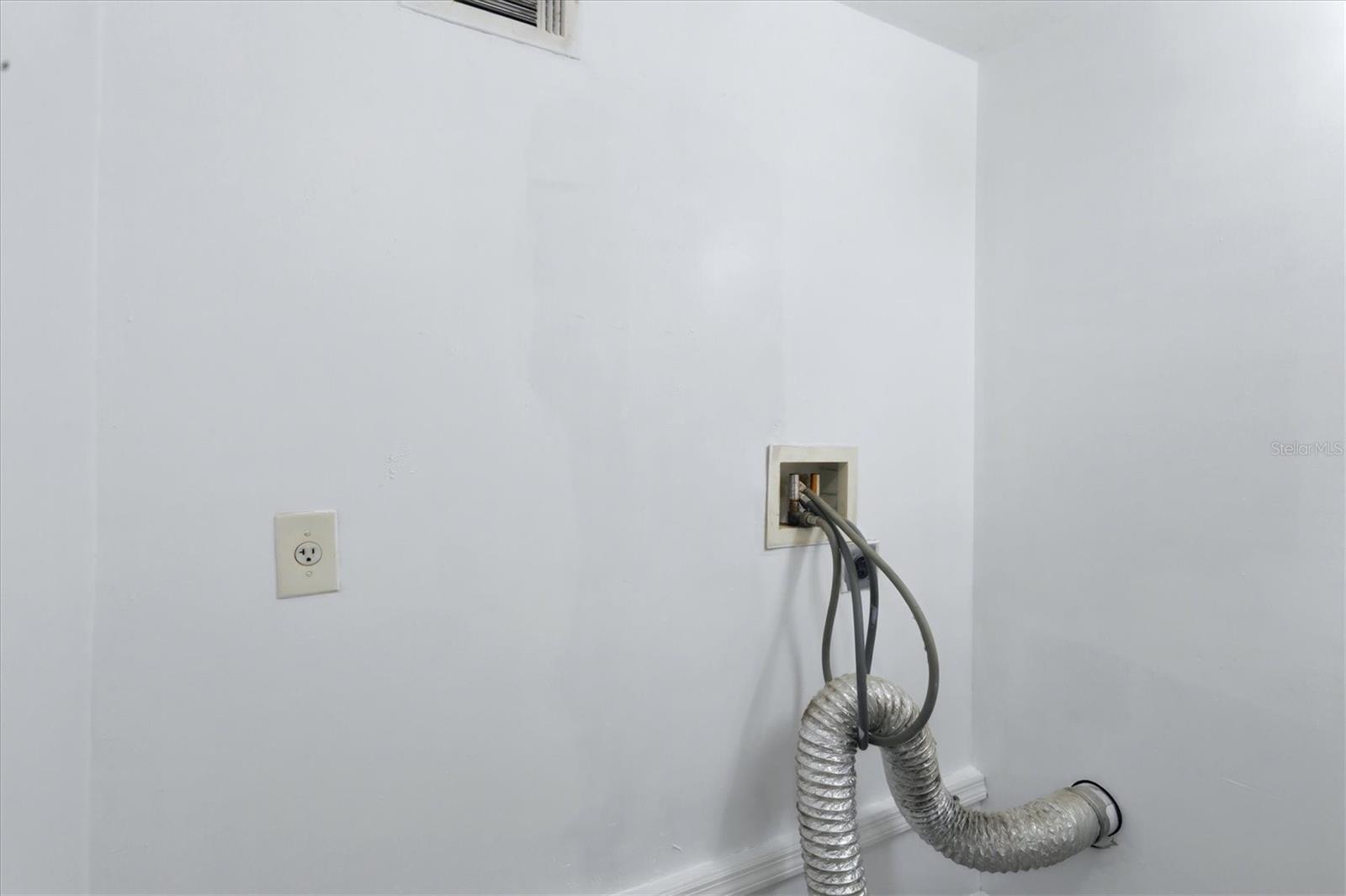 RIDGEWOOD ESTATES ADD 01 - Residential
