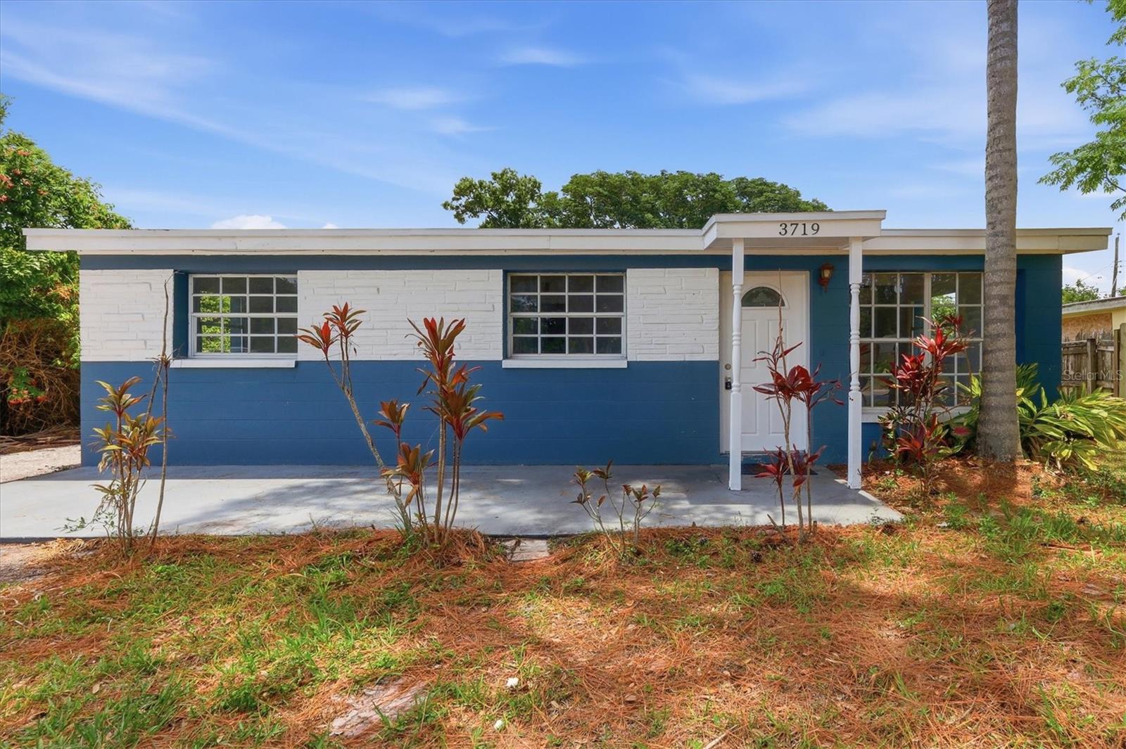 Step into this charmingly refreshed 4-bedroom, 2-bath house that features a huge 200 sq ft - 27 ft long primary bedroom! The kitchen is equipped with all new stainless steel updated appliances (fridge, stove, dishwasher and microwave). The property has NO HOA fees! Located in central Sarasota, the home is positioned for access to I-75, beaches, dining, and shopping districts. Feel the award winning Siesta Key Beach, Golf, University Town Center Mall and Downtown! Hurry! This won't last.