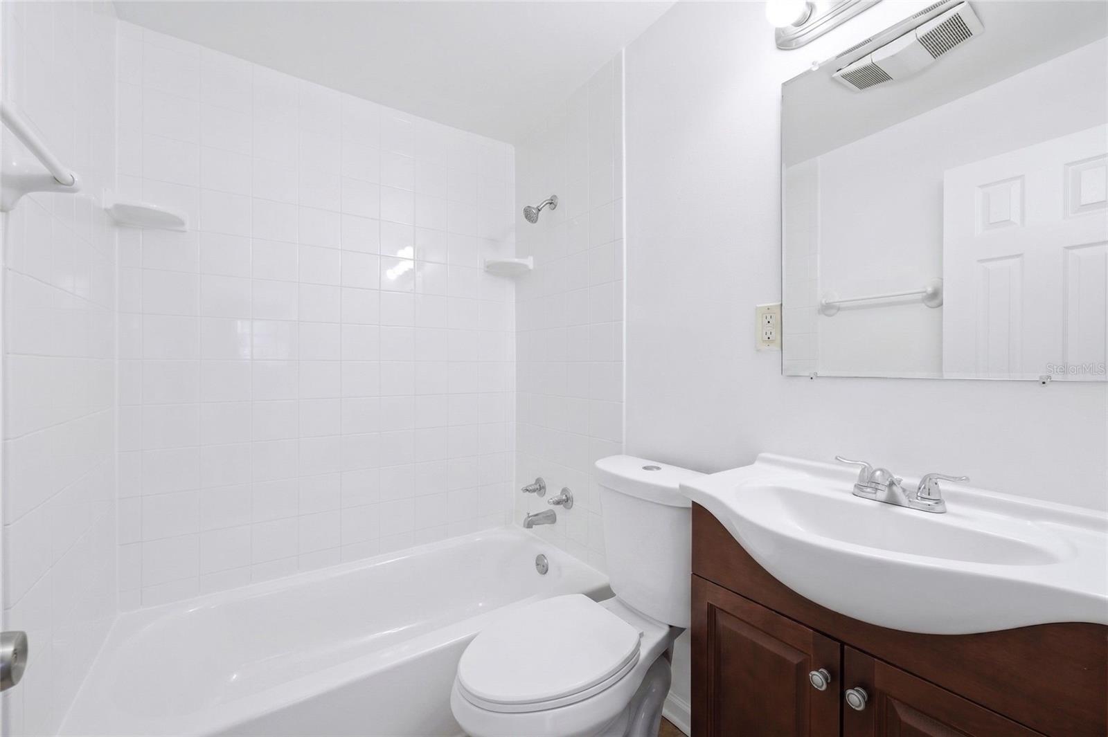 RIDGEWOOD ESTATES ADD 01 - Residential