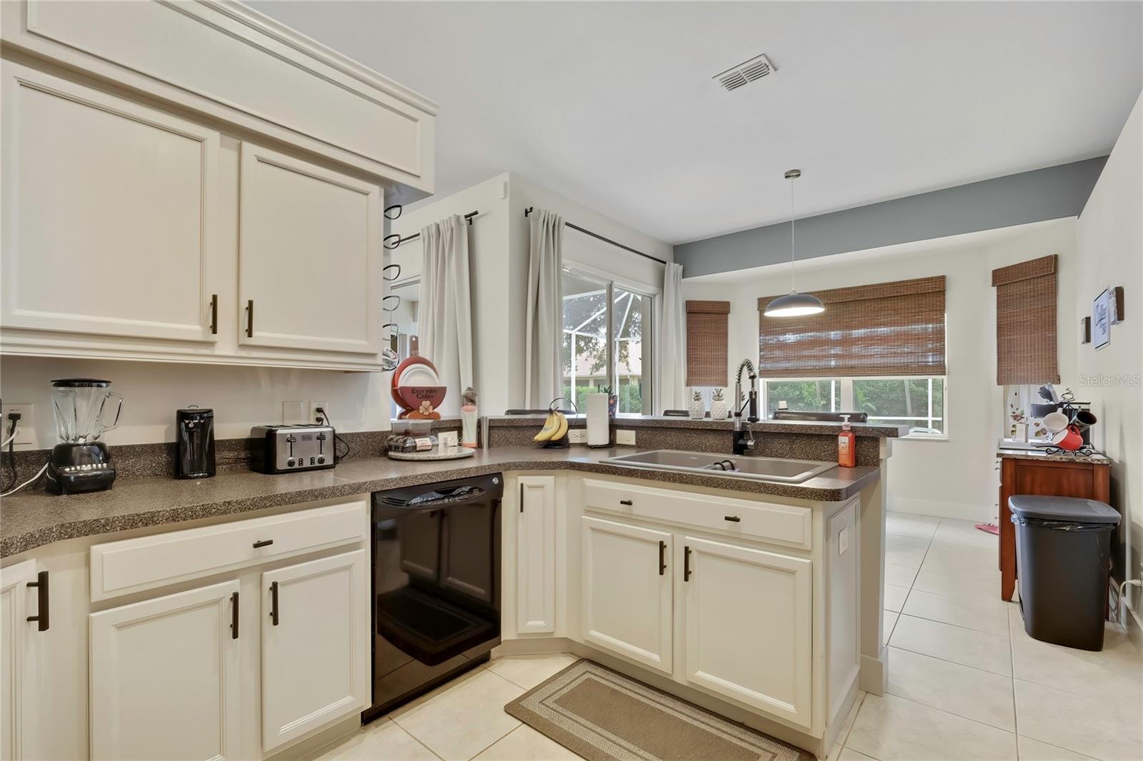 BRENTWOOD VILLAS V - Residential
