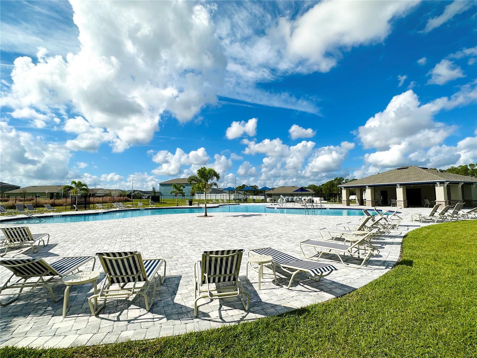 ASTONIA 40S - Residential Lease