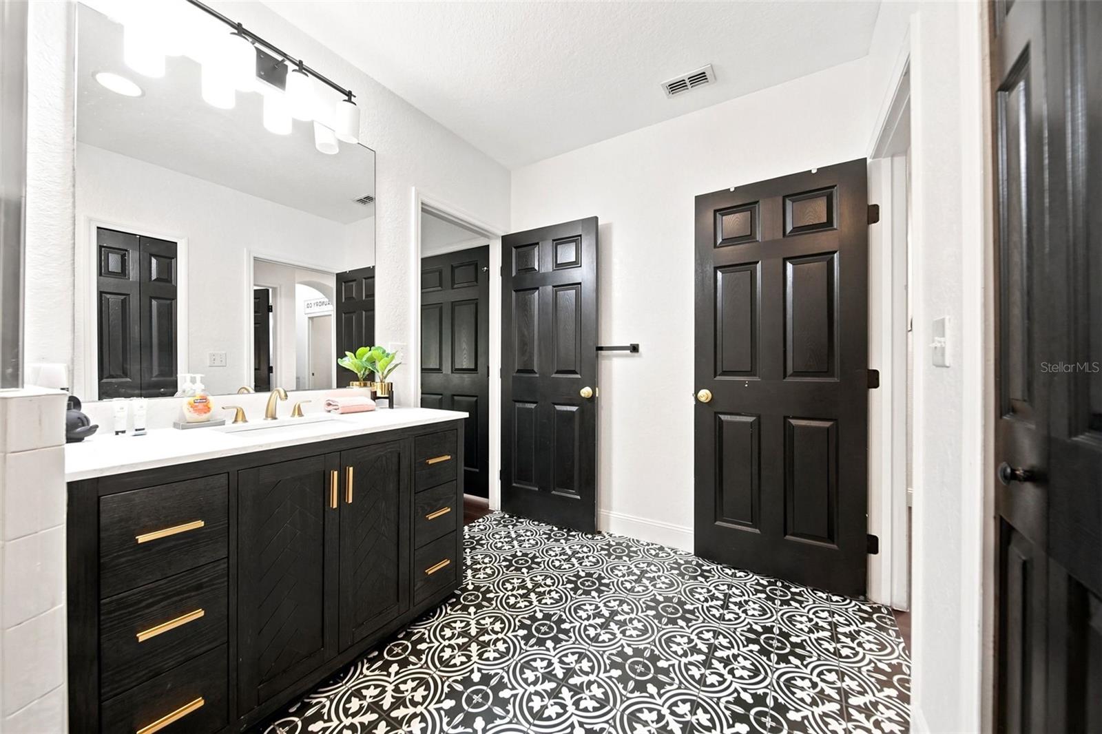 CARIBE COVE CONDO PH 3 - Residential