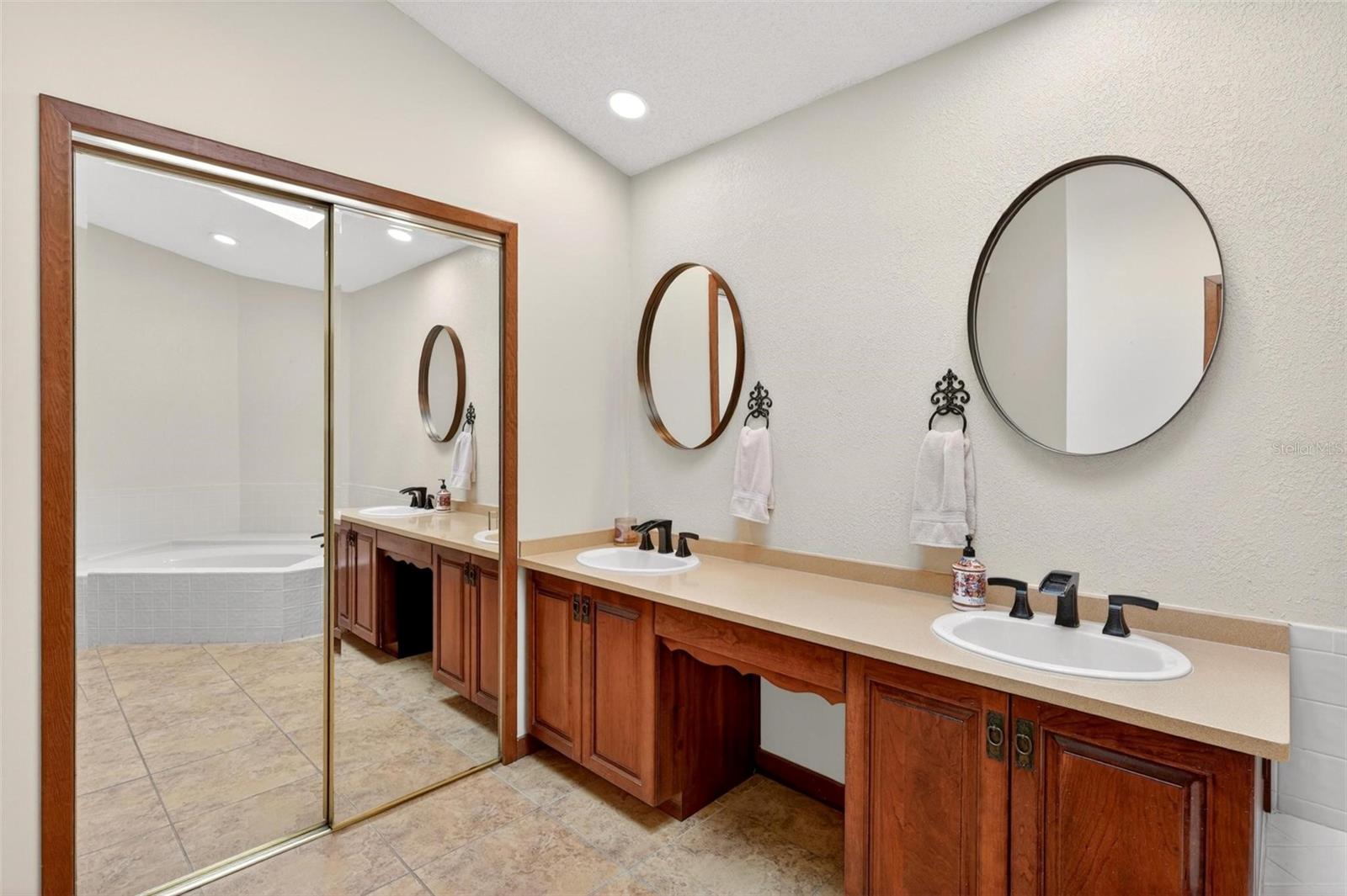SABAL POINT AT SABAL GREEN - Residential