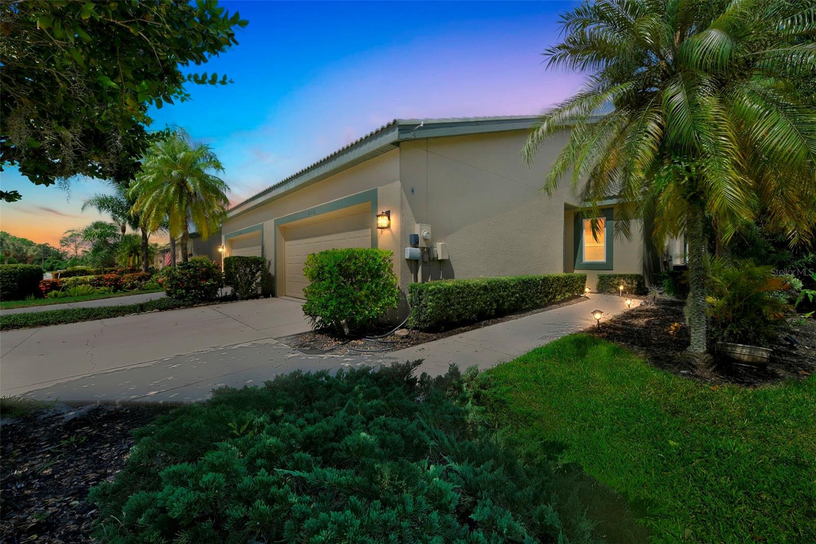Eligible buyers may benefit from financing options that minimize initial out-of-pocket expenses. Beautifully maintained 2 bedroom, 2 bath villa with 2-car garage in the desirable gated community of Rosedale Golf & Country Club. This turnkey furnished home offers an inviting open layout and a spacious screened lanai overlooking a peaceful water preserve—perfect for relaxing or entertaining. Features include a lovely large porch, fully equipped kitchen with appliances just 4 years old, updated roof and AC, convenient inside laundry closet, and tasteful furnishings throughout.
Ideal for a winter retreat, seasonal rental, or downsizing to an easy Florida lifestyle. Rosedale Golf & Country Club provides an unmatched lifestyle with optional memberships for golf, tennis, fitness center, restaurant/bar, Olympic-size pool, and dog park. Fantastic location close to award-winning Gulf beaches, UTC Mall in Sarasota, SRQ Airport, top medical facilities and much more..