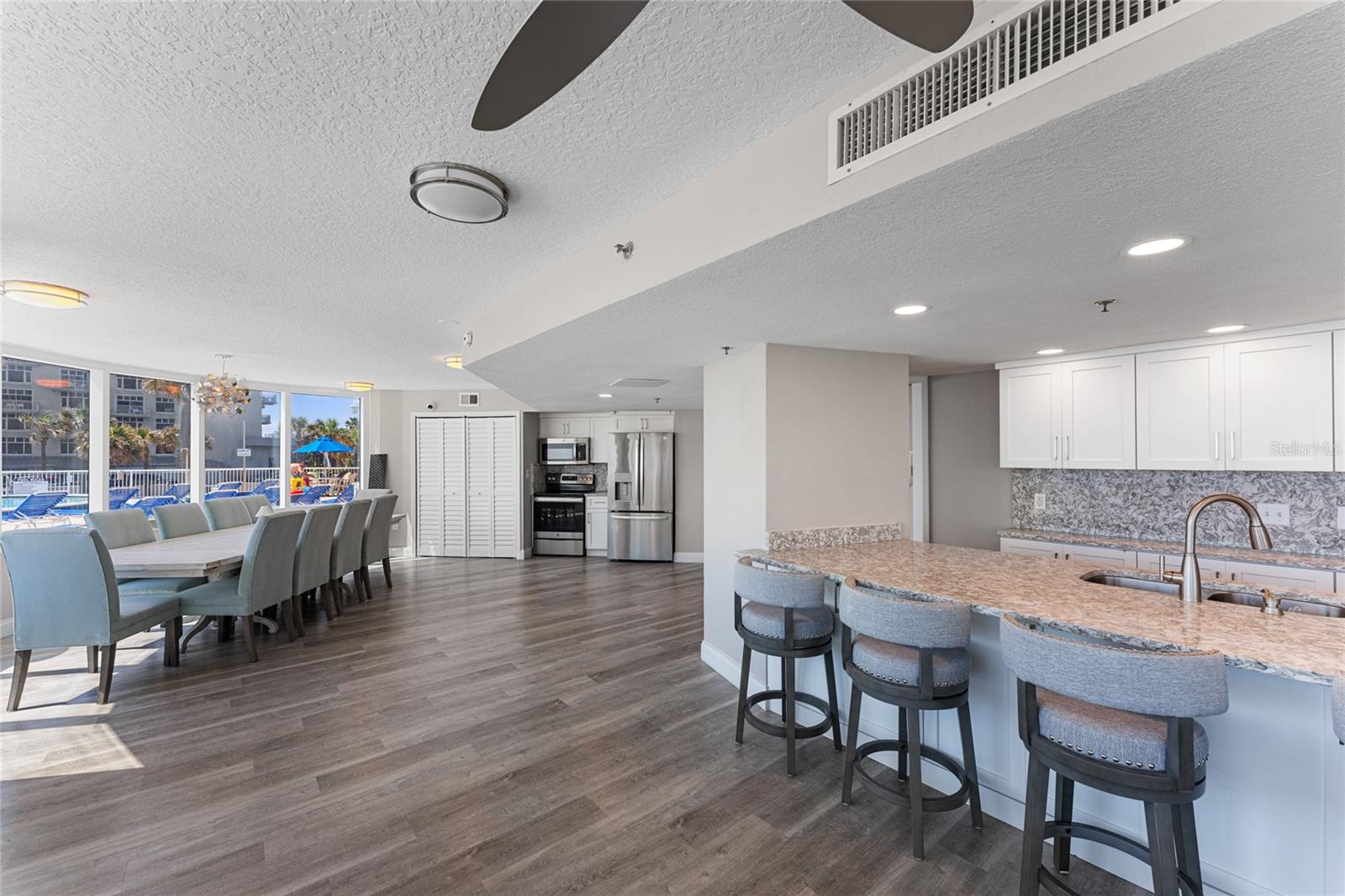 PECK PLAZA - Residential