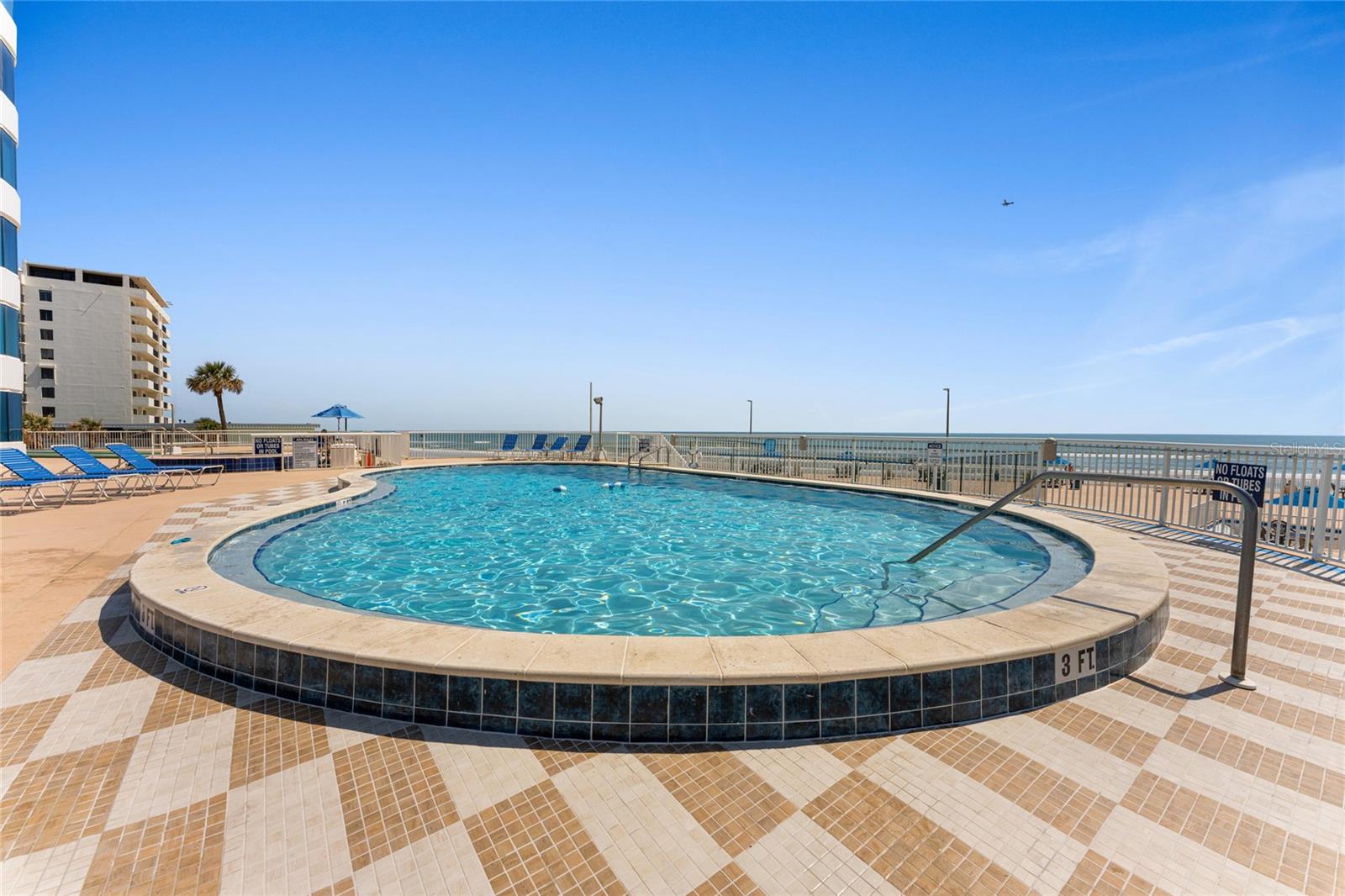 PECK PLAZA - Residential