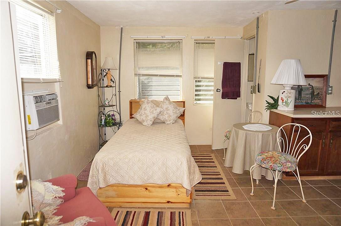 PINECREST - Residential Income