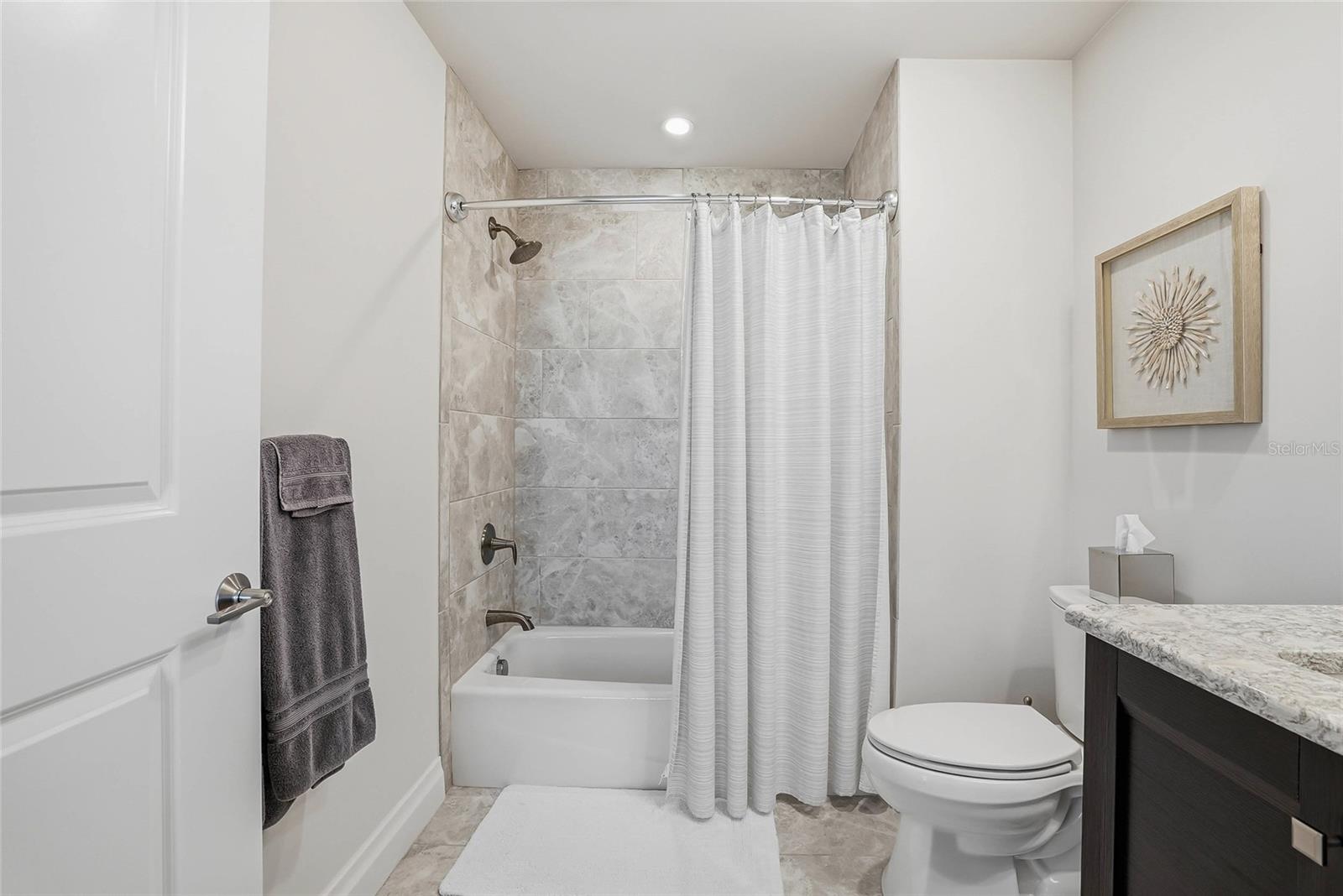 SUNSET POINTE AT COLLANY KEY CONDO - Residential
