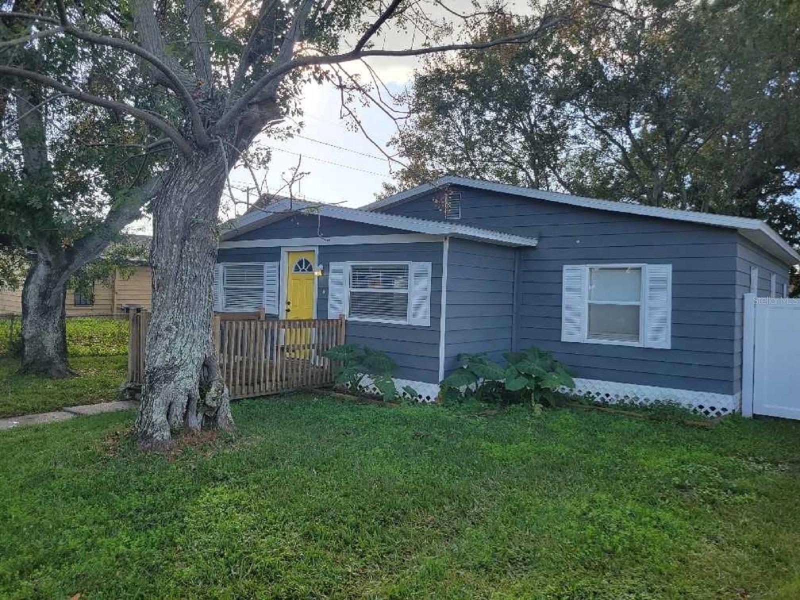 PINE CREST VILLA ADD 6 - Residential