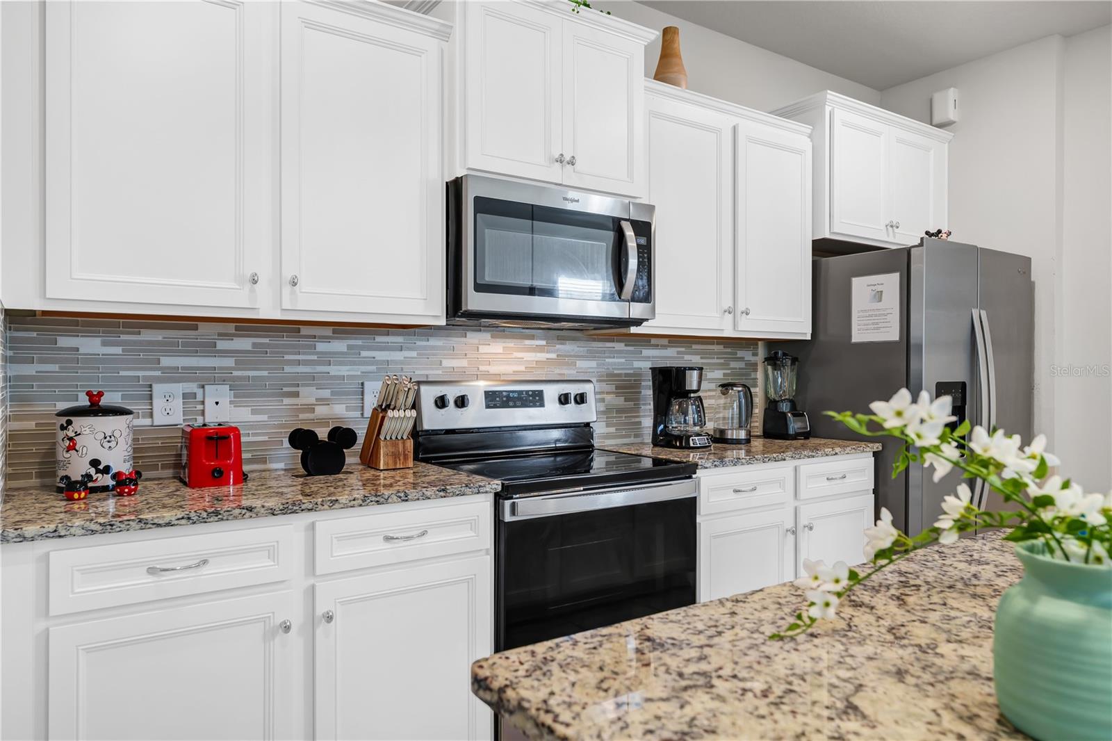 WINDSOR ISLAND RESIDENCE PH 2B - Residential