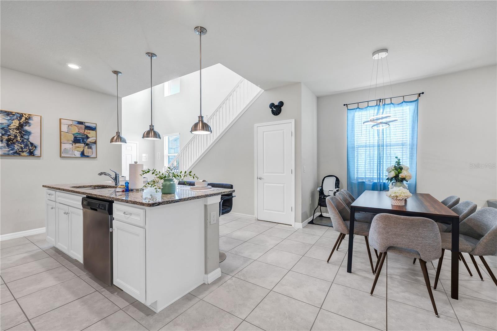 WINDSOR ISLAND RESIDENCE PH 2B - Residential