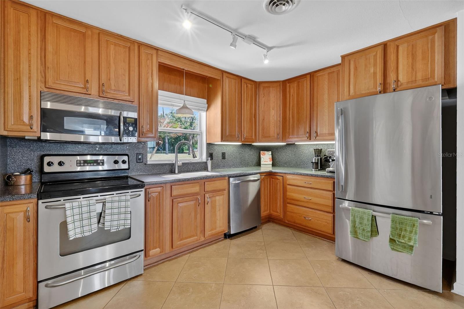 TAVADORA SHORES - Residential