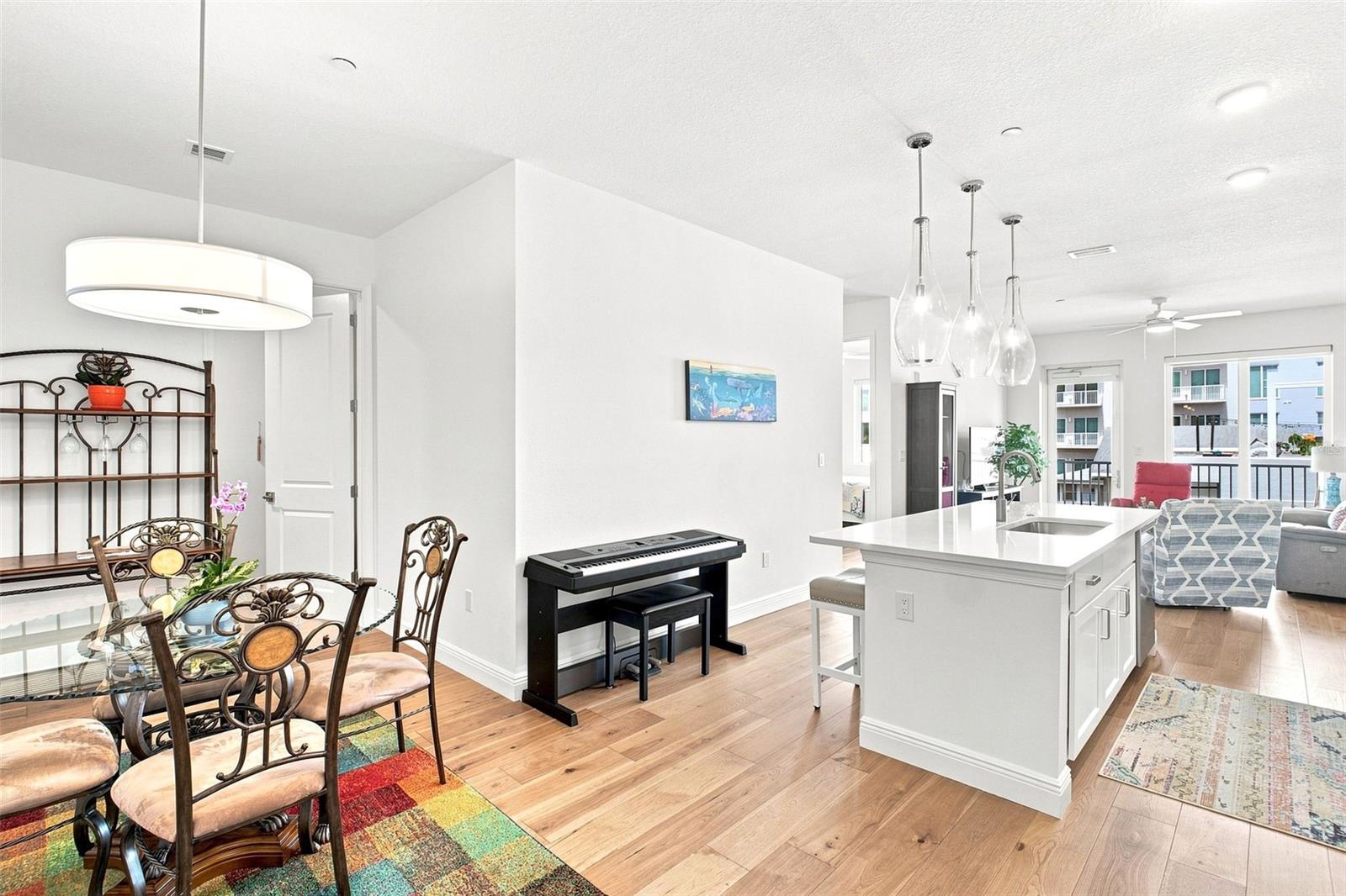 CASTILLE URBANA CONDO - Residential