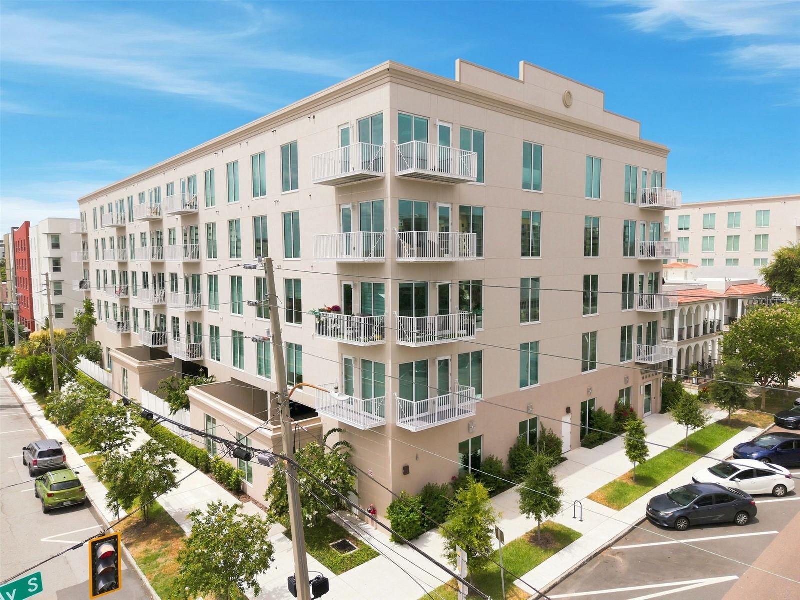 CASTILLE URBANA CONDO - Residential