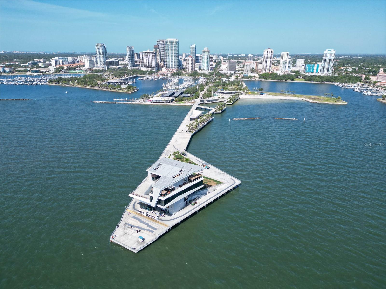 CASTILLE URBANA CONDO - Residential