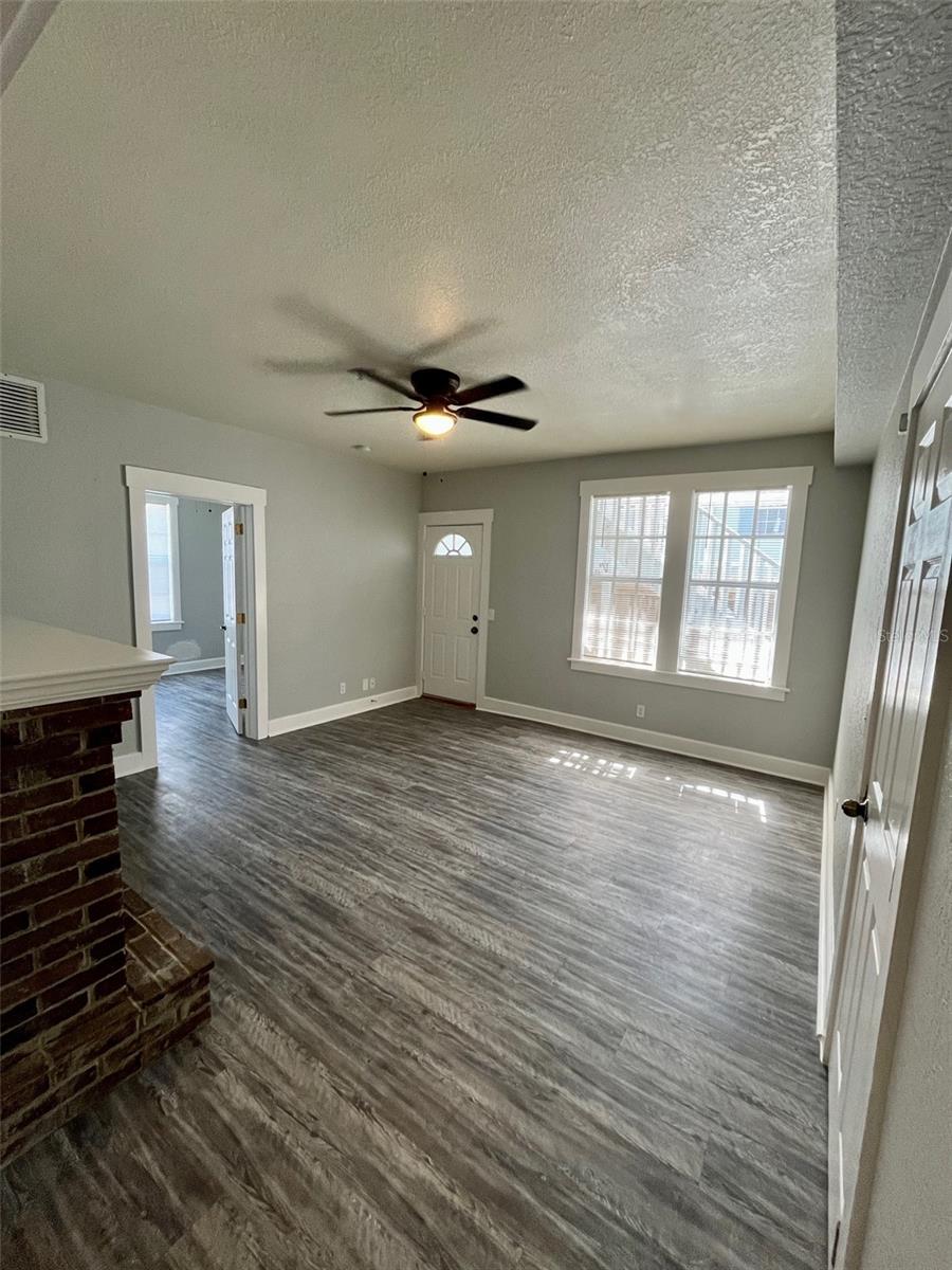 NORTONS SUB - Residential Lease