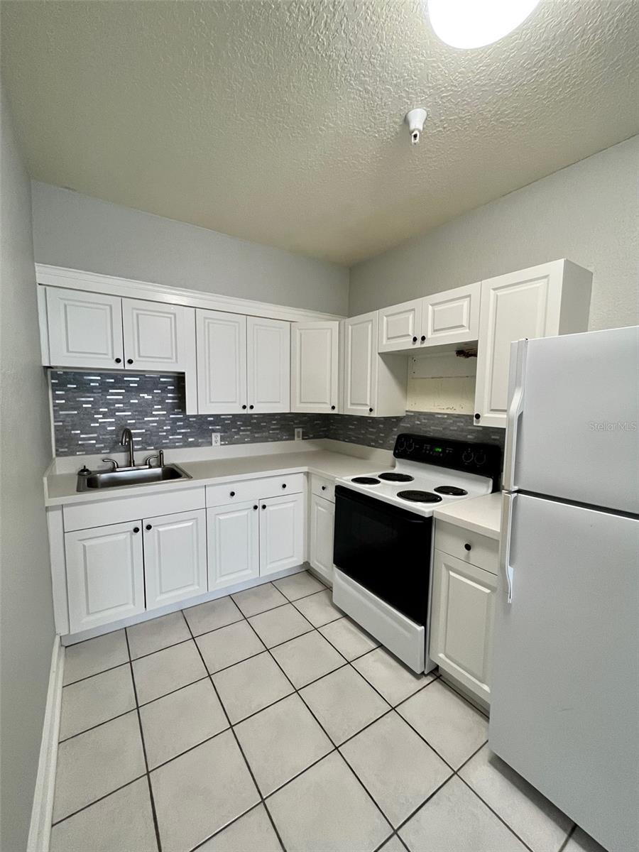 NORTONS SUB - Residential Lease