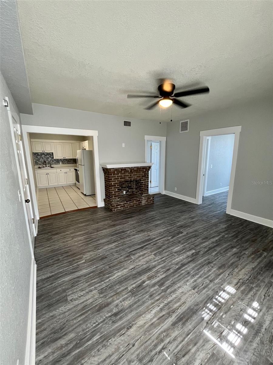 NORTONS SUB - Residential Lease