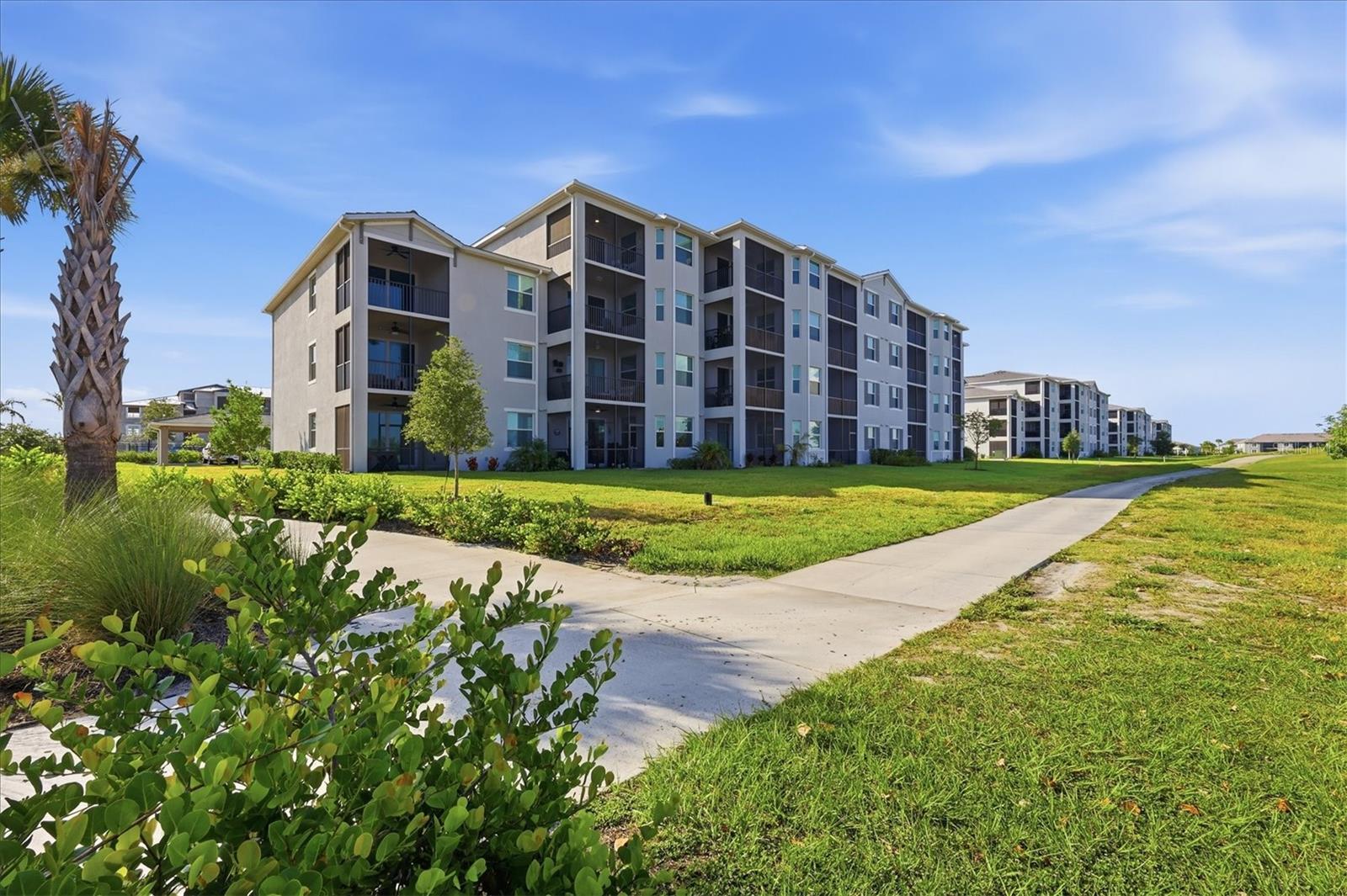 WELLEN PARK GOLF & COUNTRY CLUB - Residential