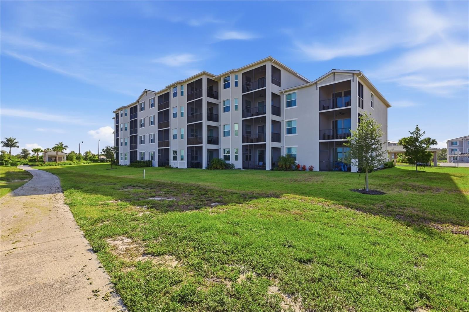 WELLEN PARK GOLF & COUNTRY CLUB - Residential