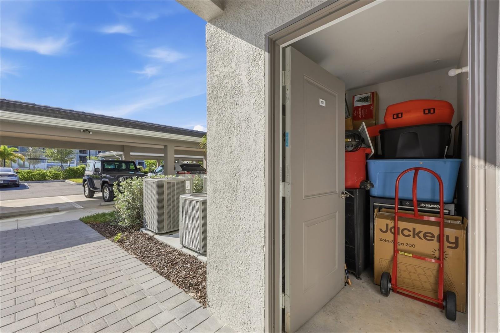 WELLEN PARK GOLF & COUNTRY CLUB - Residential