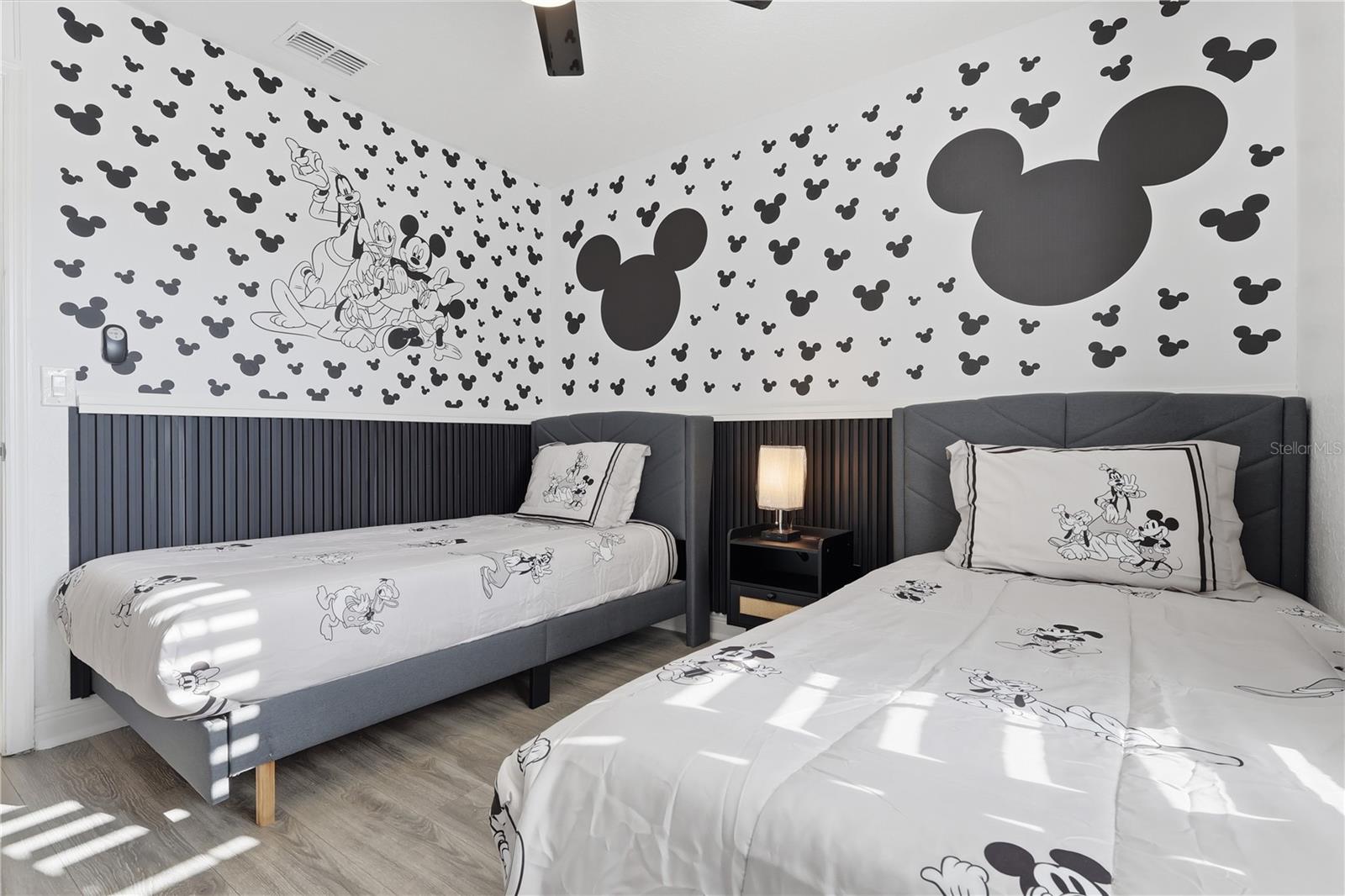 VILLA AT REGAL PALMS CONDO - Residential
