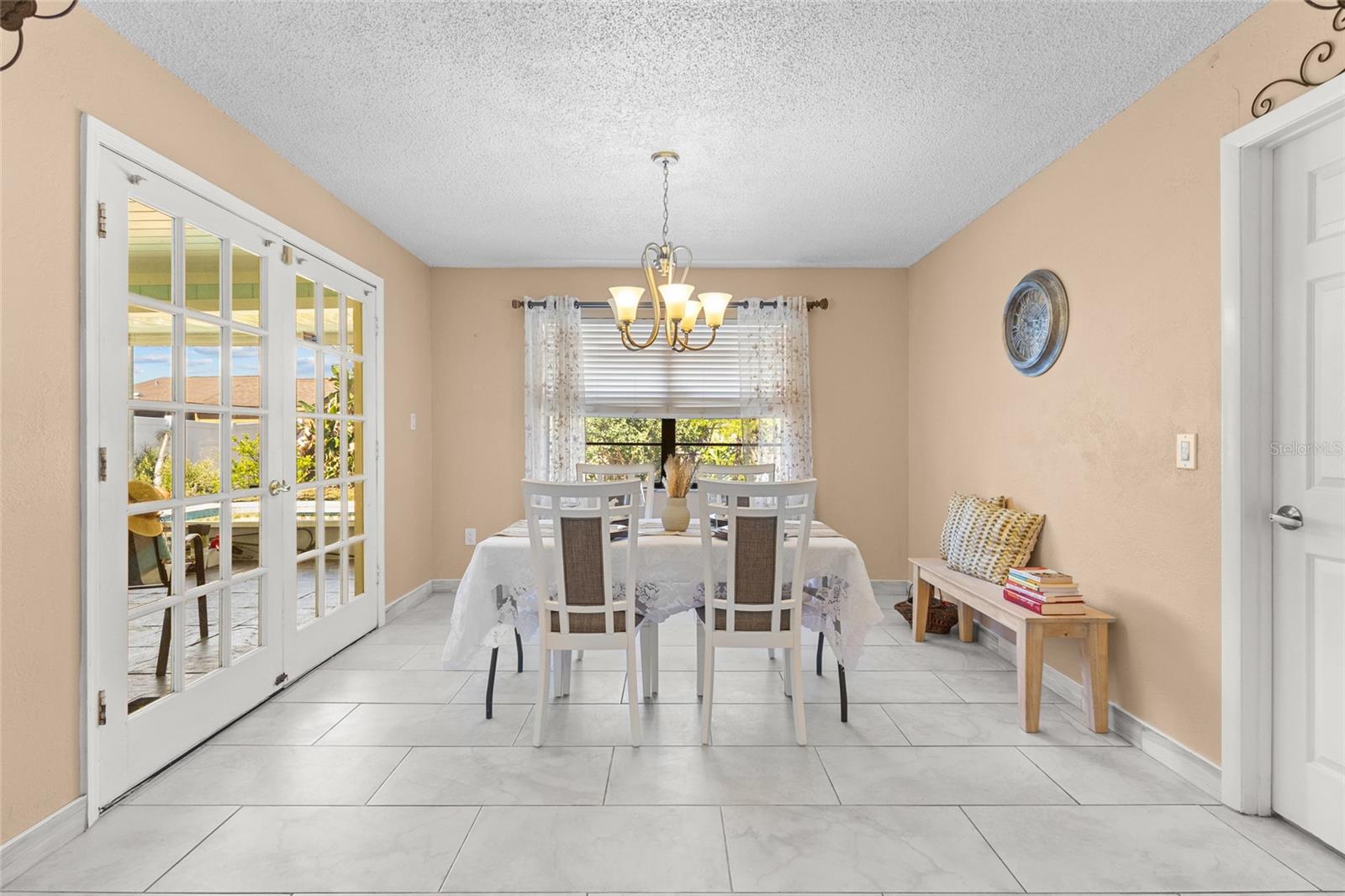 LAKE SARASOTA - Residential
