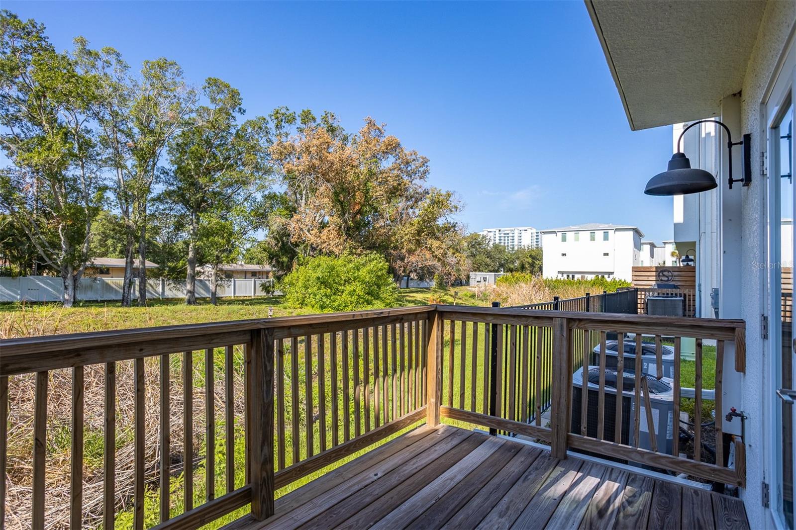 TOWNHOUSE GROUP 305 - Residential