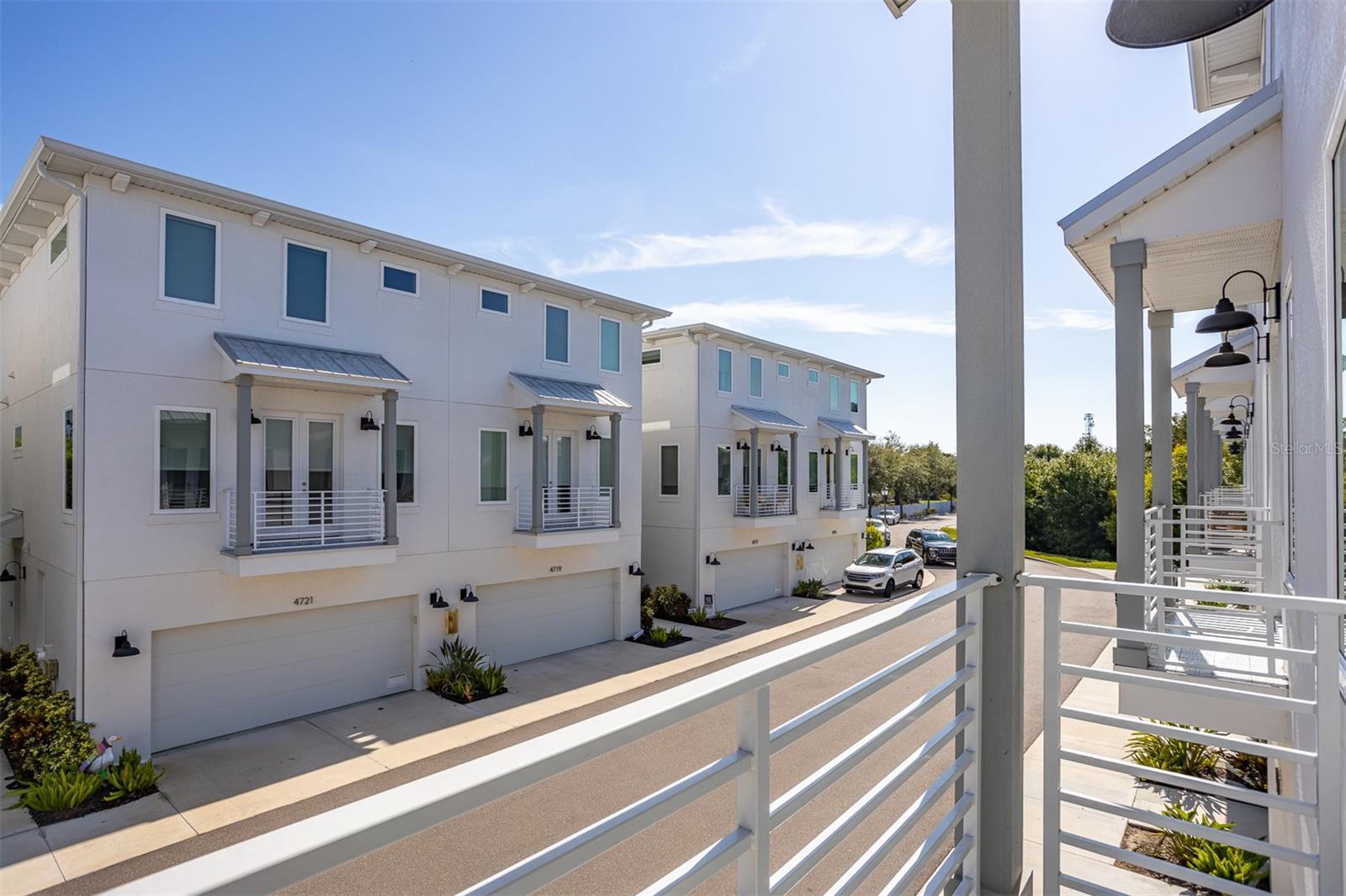 TOWNHOUSE GROUP 305 - Residential