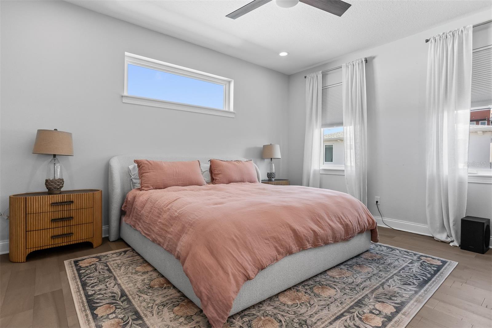 TOWNHOUSE GROUP 305 - Residential