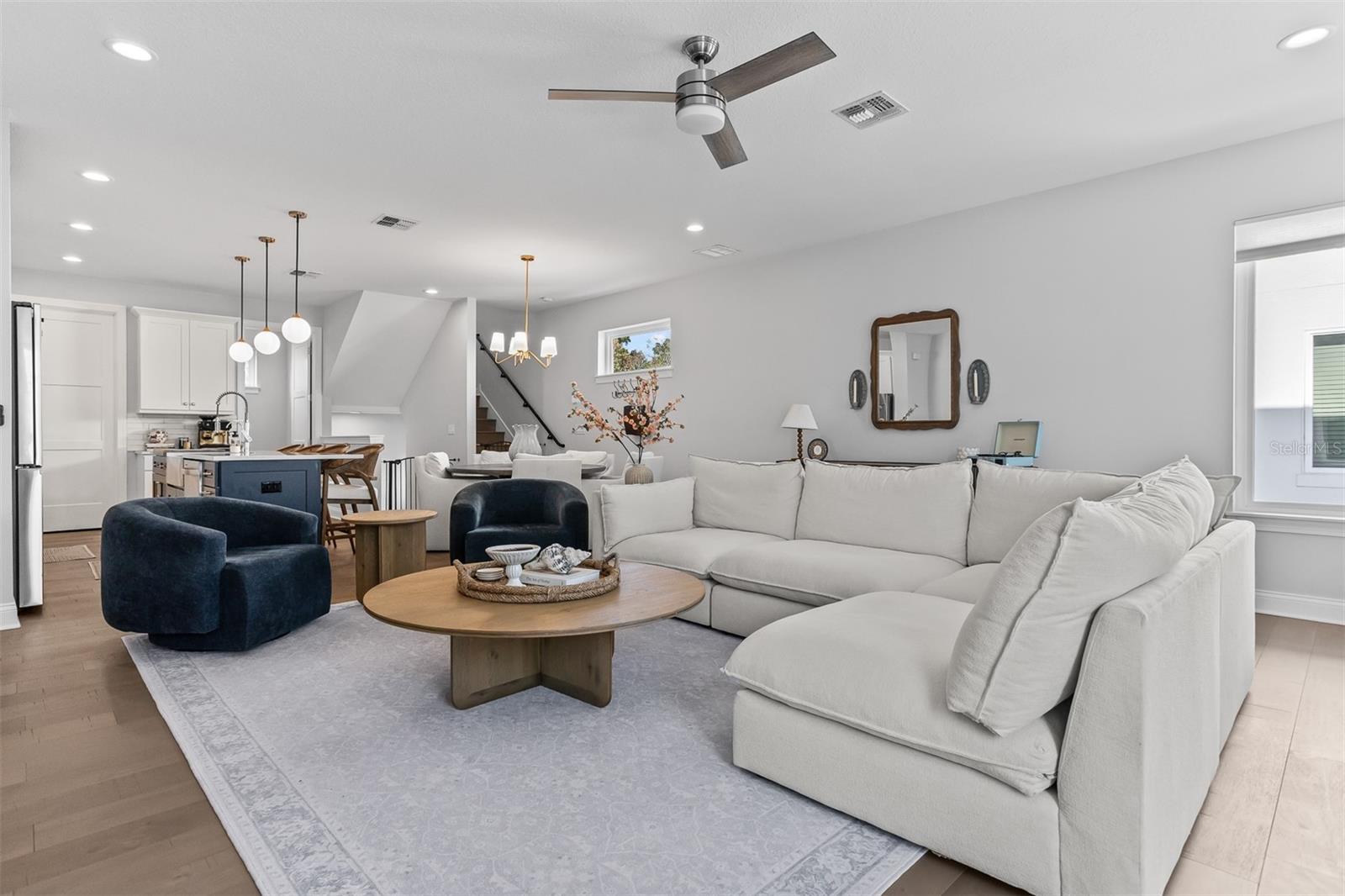TOWNHOUSE GROUP 305 - Residential