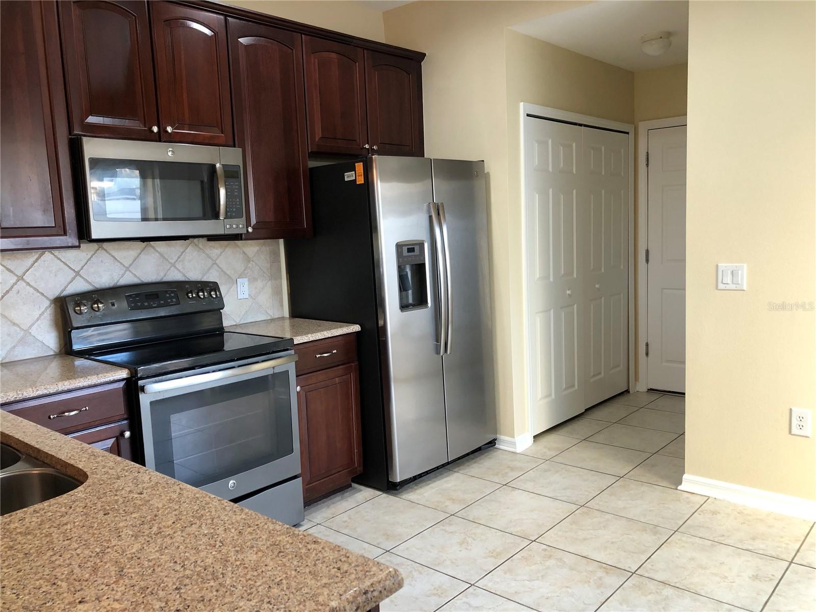TENNYSON PARK AT SUMMERPORT - Residential Lease