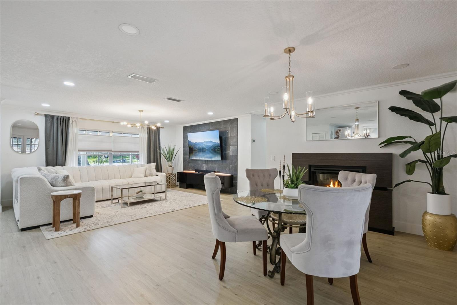 ANDERSON HEIGHTS - Residential