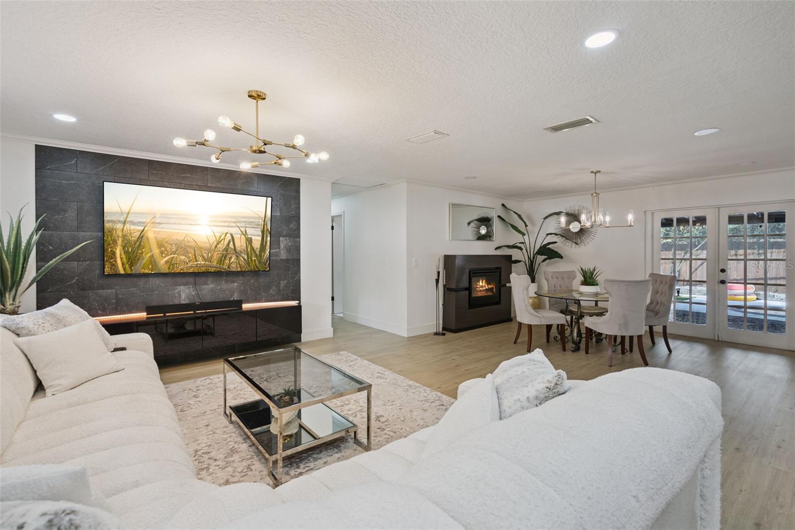 ANDERSON HEIGHTS - Residential
