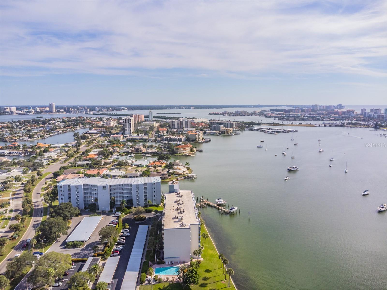 ISLAND POINT 1 CONDO - Residential
