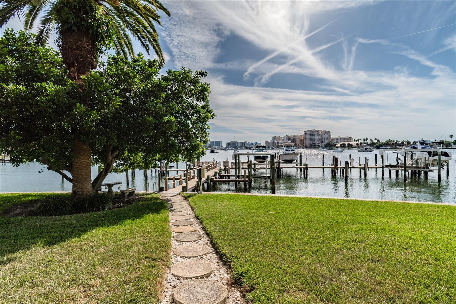 ISLAND POINT 1 CONDO - Residential