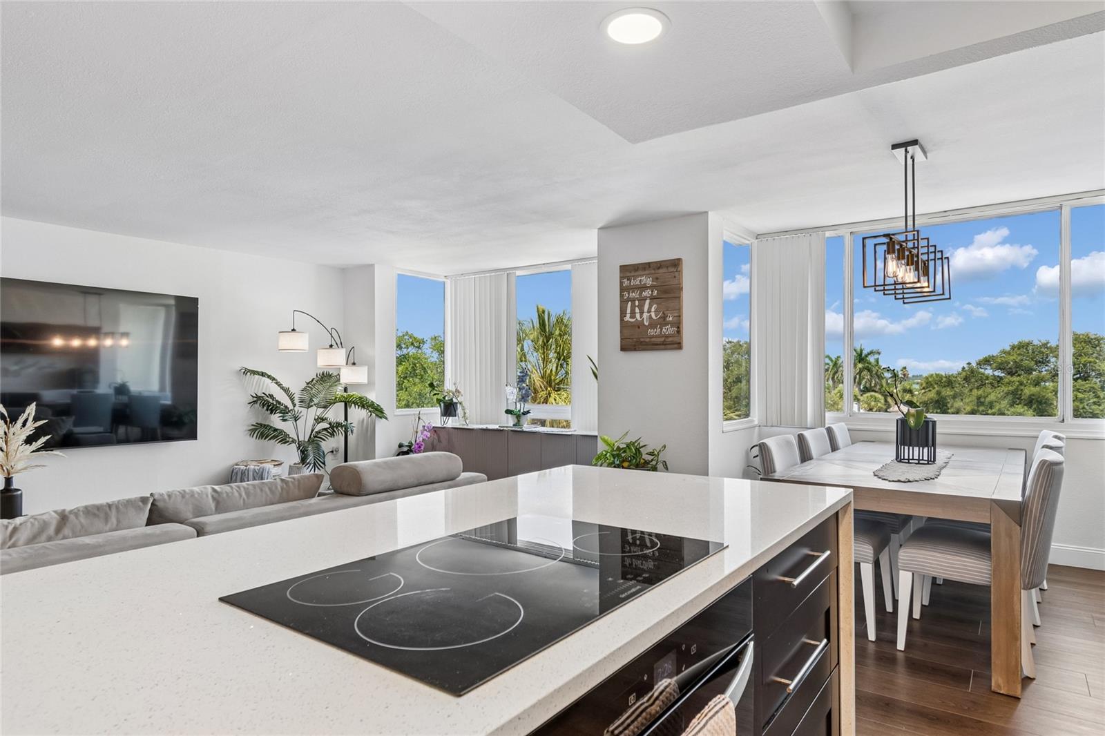 ISLAND POINT 1 CONDO - Residential