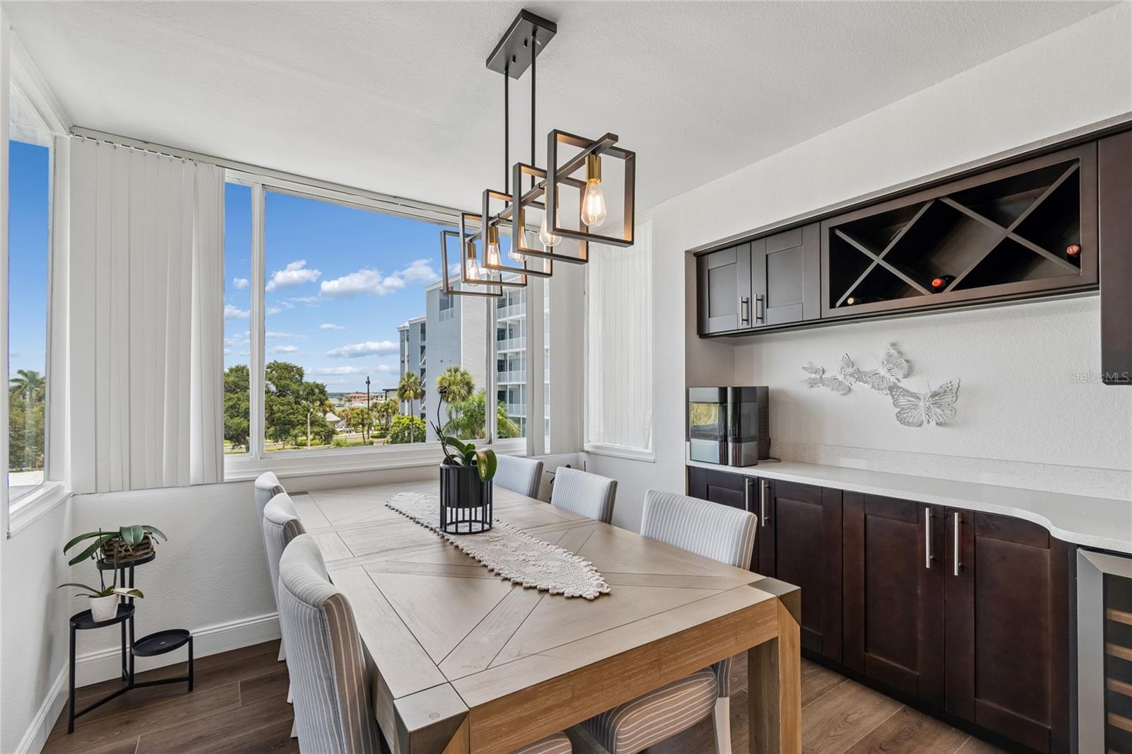 ISLAND POINT 1 CONDO - Residential