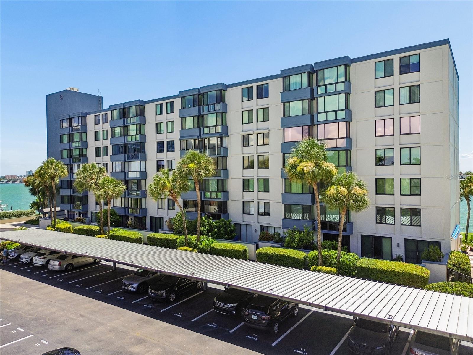 ISLAND POINT 1 CONDO - Residential