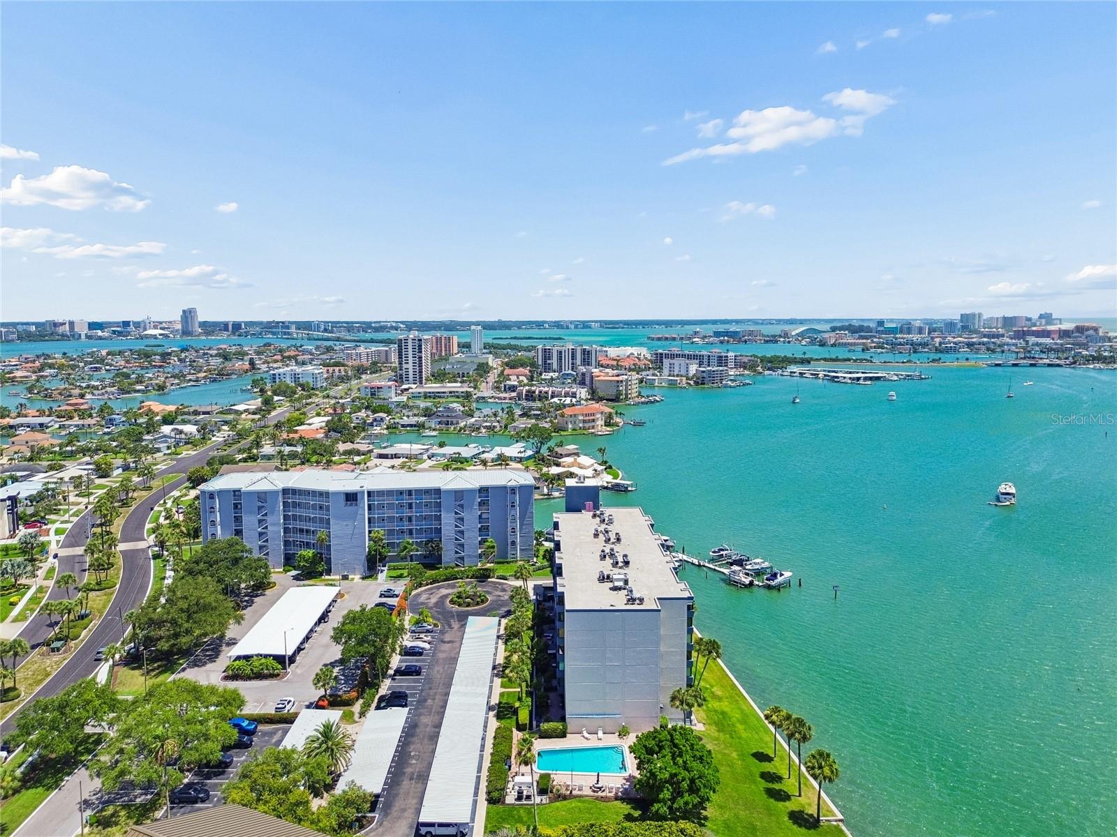 ISLAND POINT 1 CONDO - Residential
