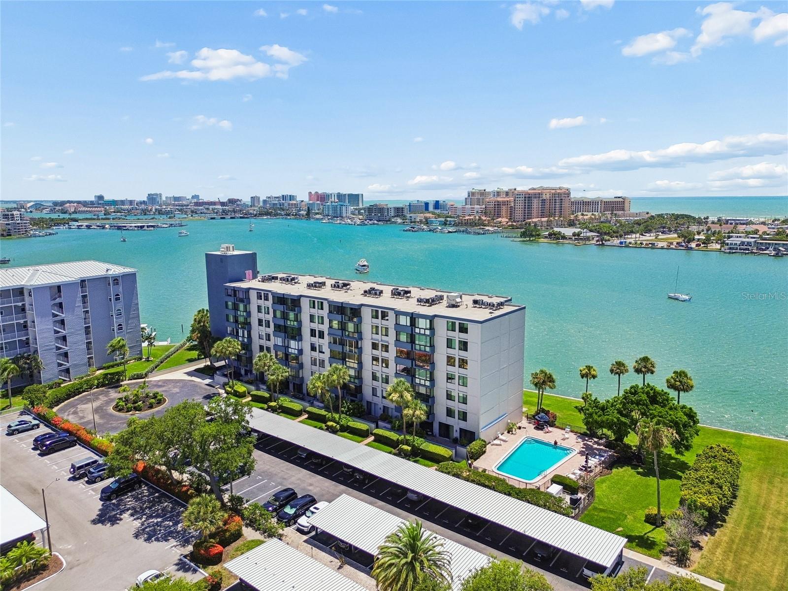 ISLAND POINT 1 CONDO - Residential