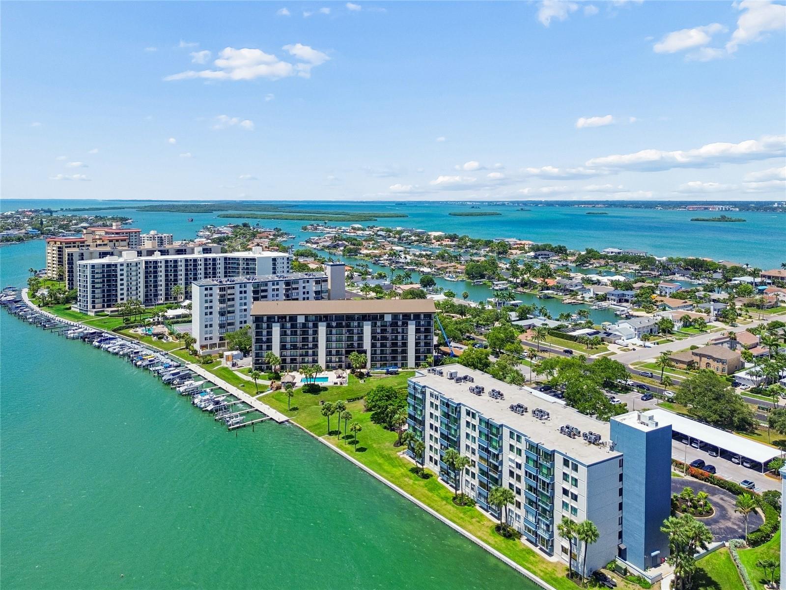 ISLAND POINT 1 CONDO - Residential