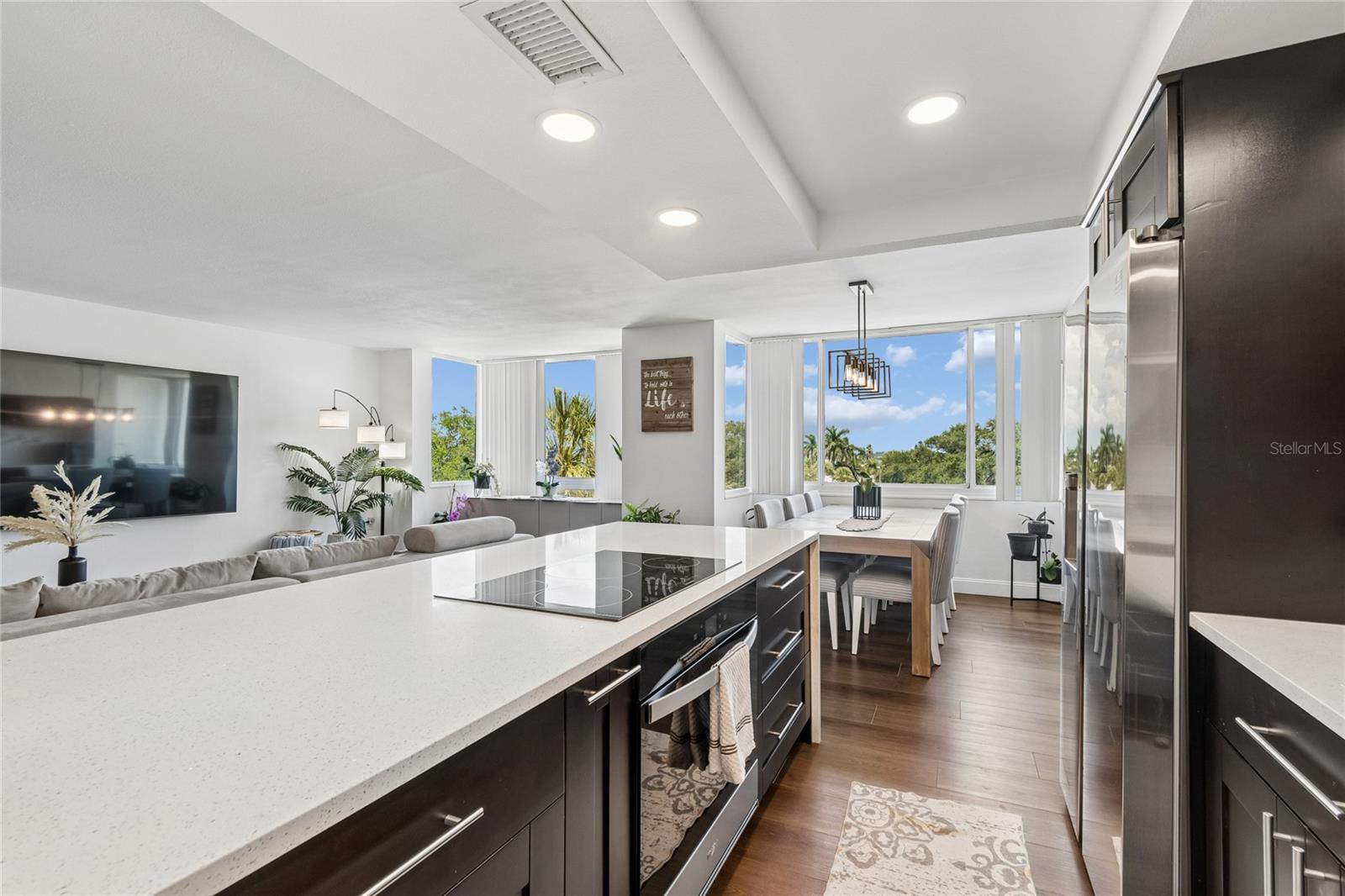 ISLAND POINT 1 CONDO - Residential