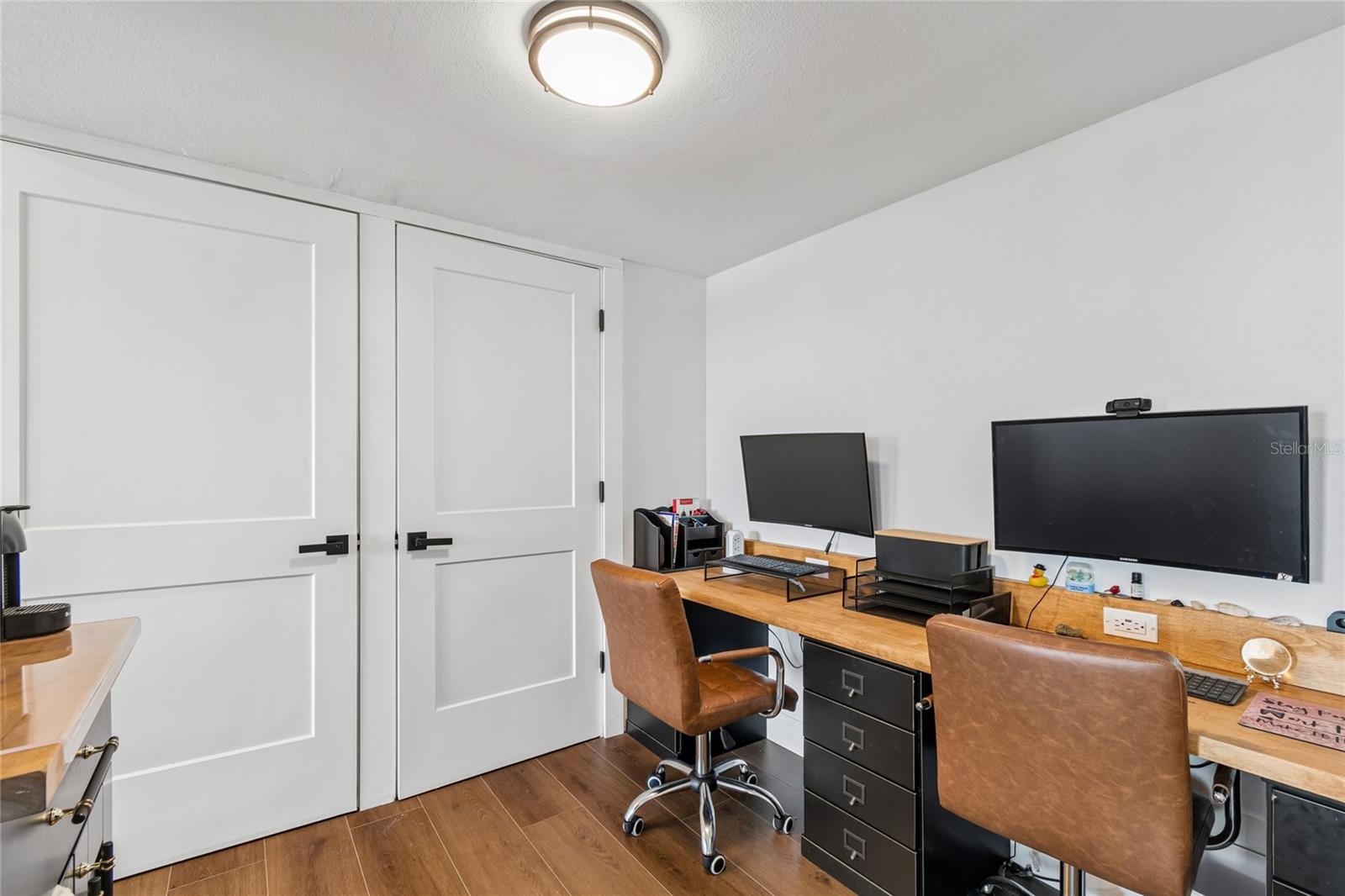 ISLAND POINT 1 CONDO - Residential