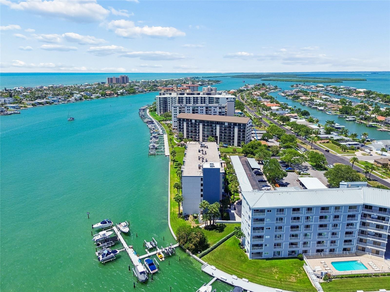 ISLAND POINT 1 CONDO - Residential