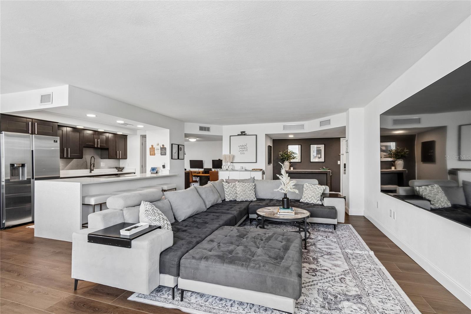 ISLAND POINT 1 CONDO - Residential