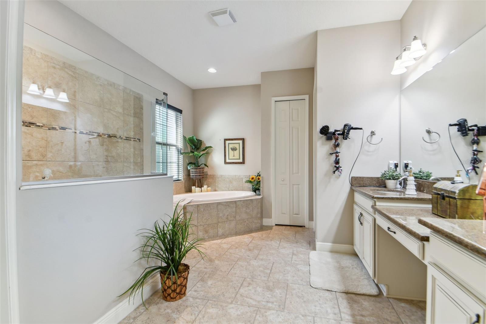 FISHHAWK RANCH WEST PH 1B/1C - Residential