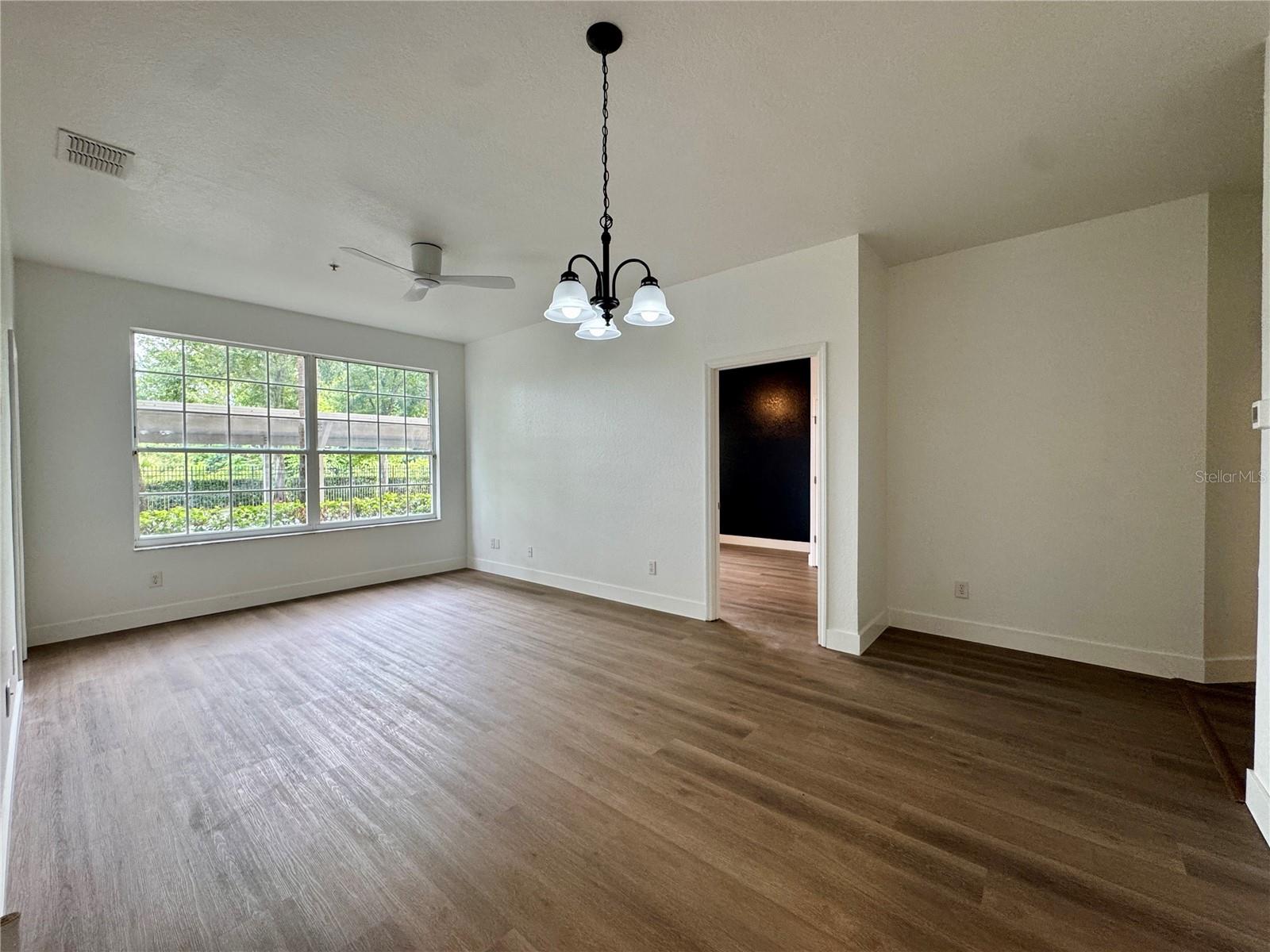 CRESTVIEW CONDO PH 01 - Residential
